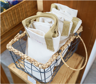 カゴとカバン